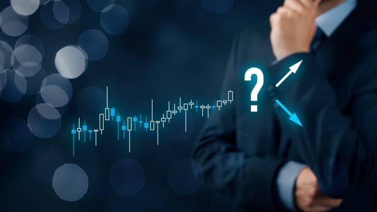 Investidor na dúvida se preço do bitcoin sobe ou desce