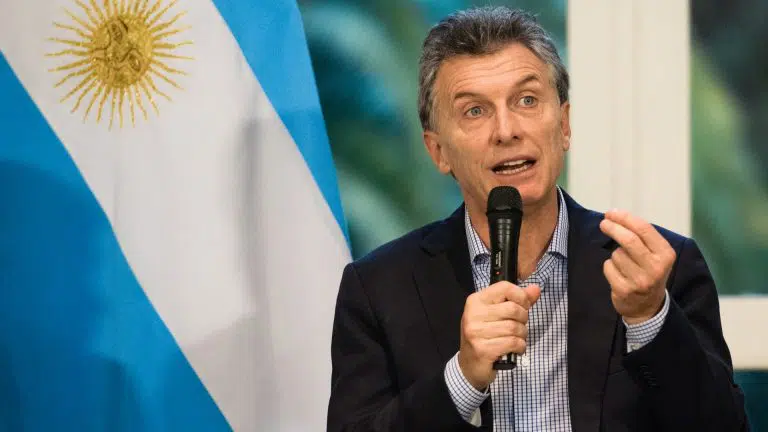 Ex-presidente da Argentina se reúne com bilionário do Bitcoin