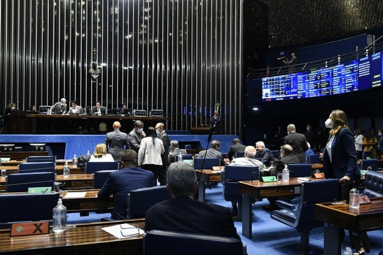 Plenário do Senado Federal durante sessão deliberativa ordinária semipresencial