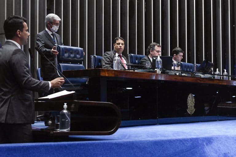 Plenário do Senado Federal durante sessão deliberativa ordinária semipresencial.