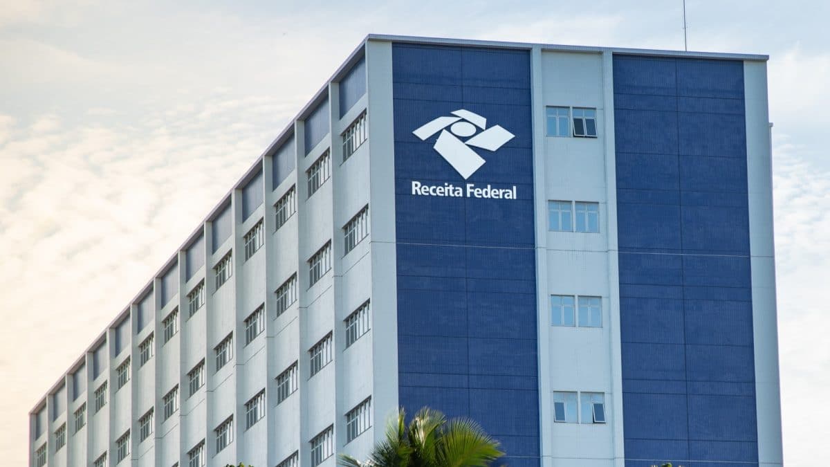Prédio da Receita Federal do Brasil imposto declaração crimes investigação