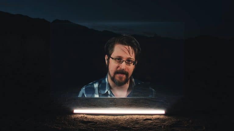 Edward Snowden revelando que participou da criação da criptomoeda Zcash (ZEC). Fonte: YouTube/Reprodução.