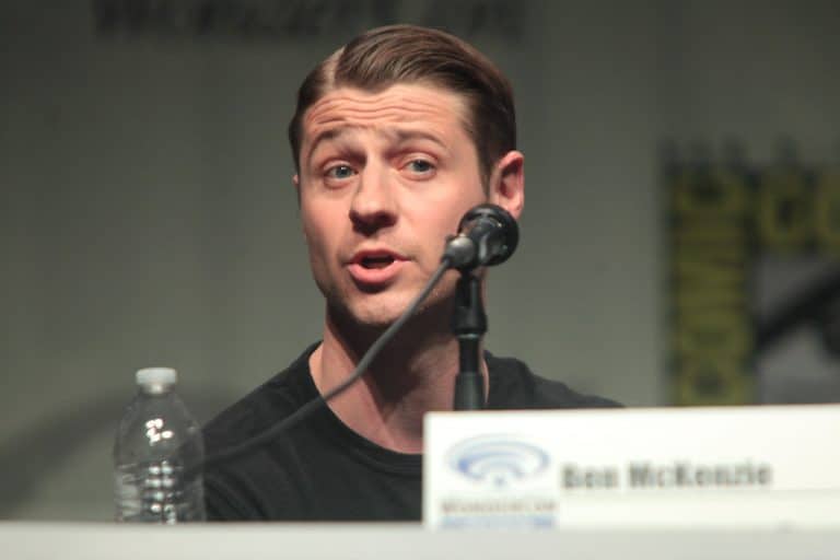 “Luna 2.0 trará ainda mais sofrimento”, diz Ben McKenzie