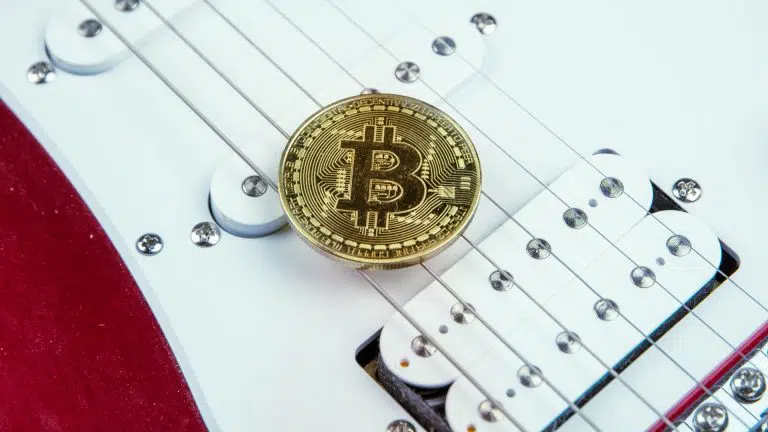 Bitcoin sobre cordas de guitarra