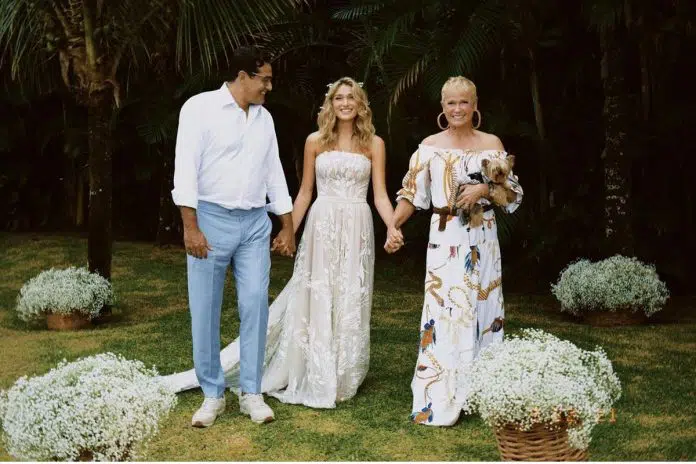 Sasha Meneghel ao lado dos pais Xuxa e Luziano Szafir - Instagram