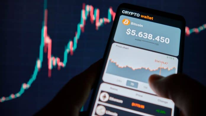Carteira de criptomoedas em celular.