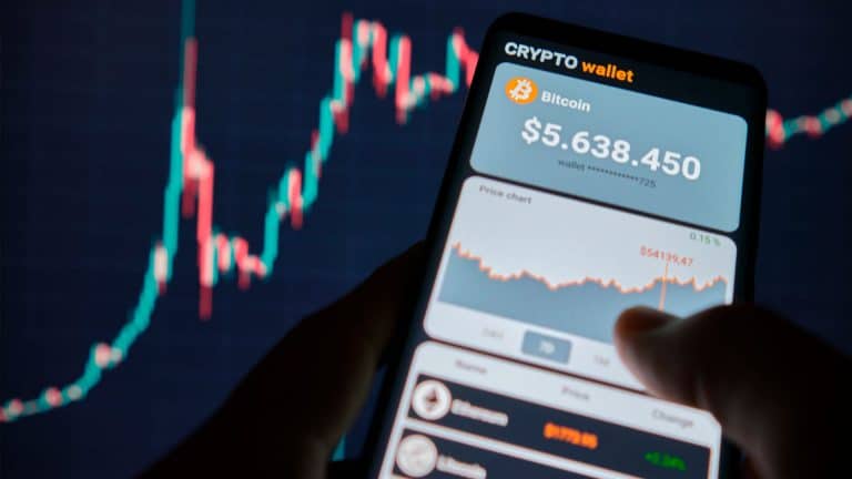 Carteira de criptomoedas em celular.