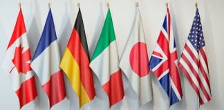 Bandeiras dos países do G7: Canadá, França, Alemanha, Itália, Japão, Reino Unido e EUA.