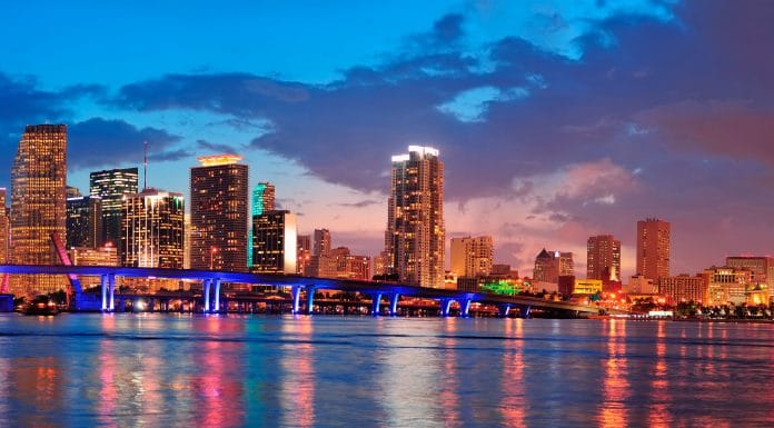 Prédios da cidade de Miami, nos EUA.