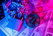 Bitcoin com corrente e cadeado em dinheiro