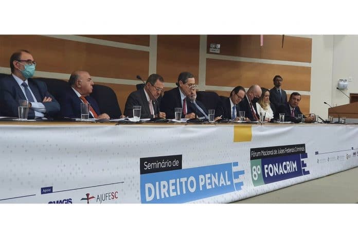 Encontro de juízes federais no TRF4 com presença de Ministros do STJ