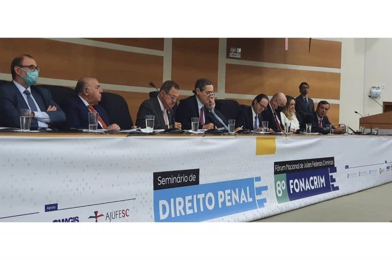 Encontro de juízes federais no TRF4 com presença de Ministros do STJ