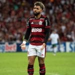 Jogador do Flamengo, Gabigol, em jogo do Brasileirão contra Goiás