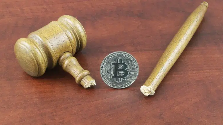 Martelo da lei quebrado e Bitcoin