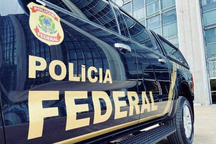 Viatura da PF em operação, criptomoedas, bitcoin, moedas digitais