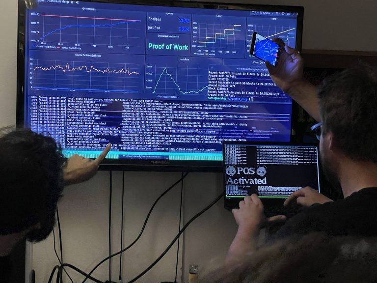 Momento da ativação do Proof-of-Stake (PoS) na testnet Ropsten do Ethereum. Fonte: lightclients/Twitter
