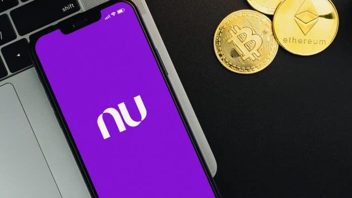 Aplicativo do Nubank perto do Bitcoin e Ethereum, criptomoedas e Nucripto