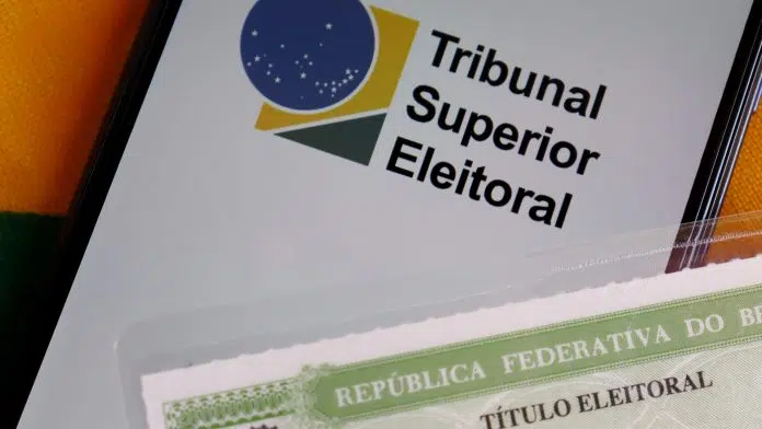 Aplicativo do Tribunal Superior Eleitoral próximo de Título Eleitoral, blockchain e eleições