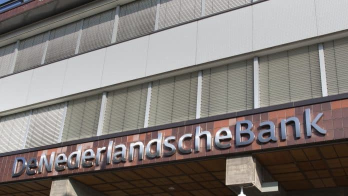 De Nederlandsche Bank NV (DNB) é o banco central da Holanda localizado em Amsterdã