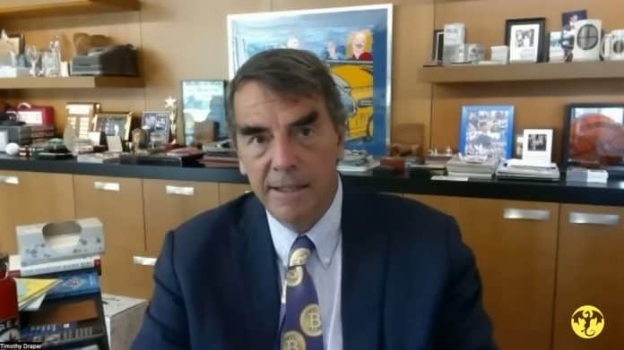Investidor Tim Draper em conversa ao canal London Real. Fonte: YouTube/Reprodução.