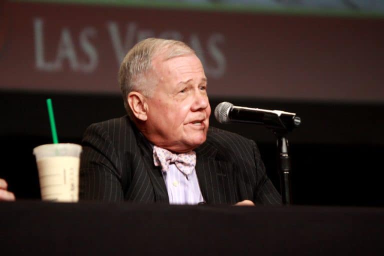 Governos querem controlar o Bitcoin, diz lendário investidor Jim Rogers