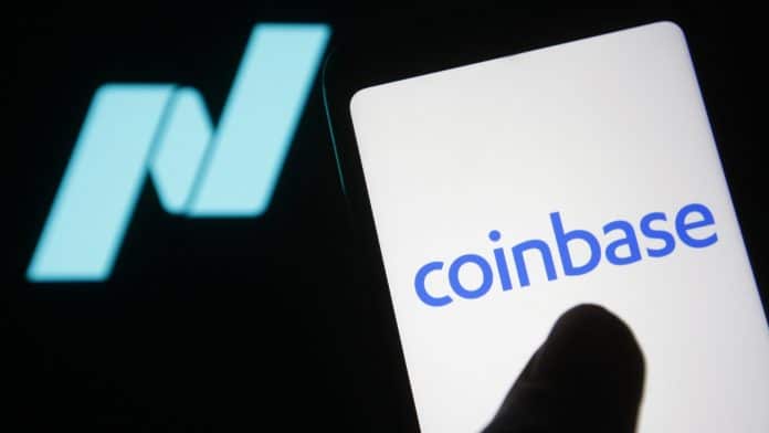 Aplicativo da Coinbase próximo de símbolo da Nasdaq
