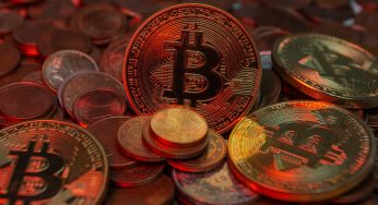 Bitcoin segue em queda enquanto se aproxima de “setembro vermelho”