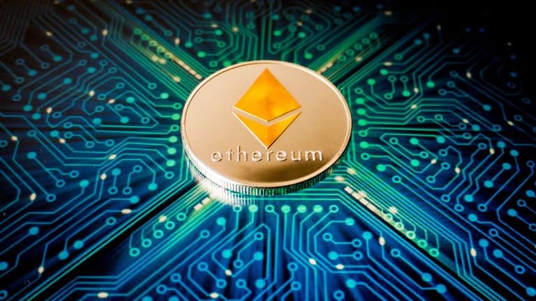 Criptomoeda Ethereum em meio a circuitos