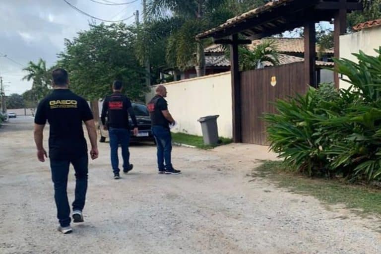 Gaeco do RJ cumprindo mandados da Operação Cryptolavagem