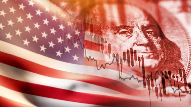 Gráfico de queda próximo de bandeira dos EUA e Dólar