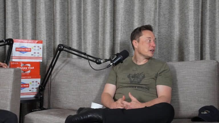 Elon Musk em participação no Full Send Podcast. Fonte: YouTube/Reprodução.