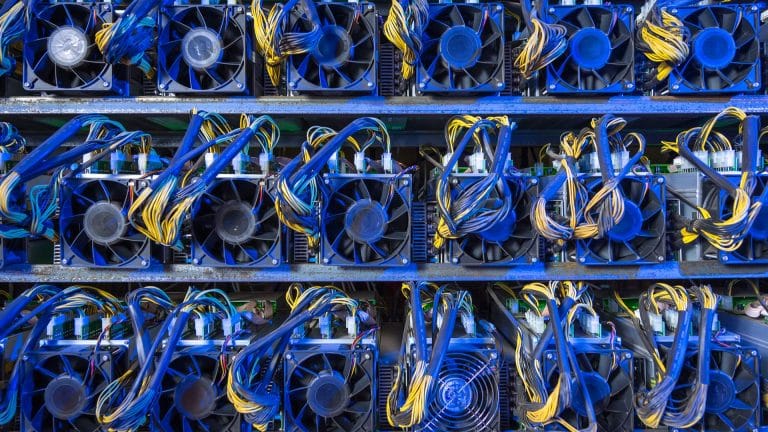Mineradora de Bitcoin.