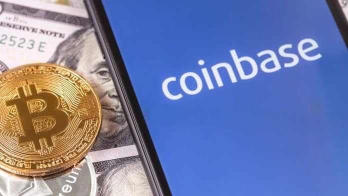 Aplicativo da Coinbase próximo de bitcoin e nota de Dólar