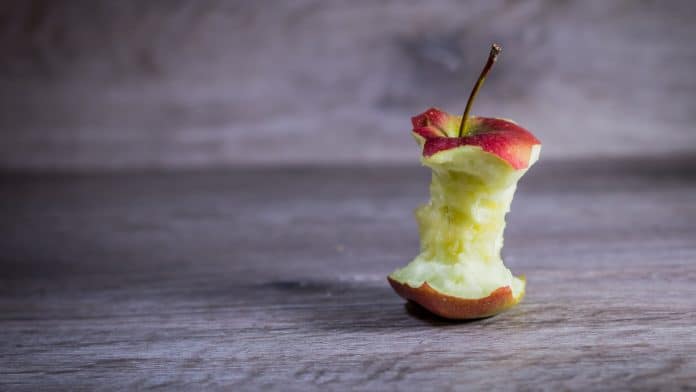 Maçã toda mordida, Apple