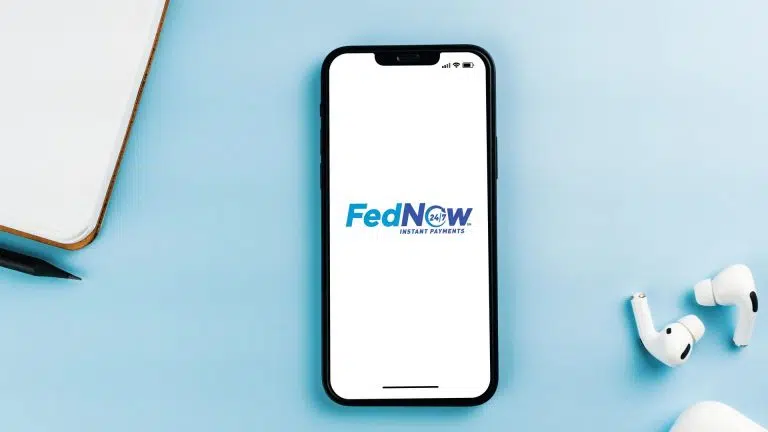 FedNow, novo serviço de pagamentos dos EUA que funciona como o PIX do Brasil.