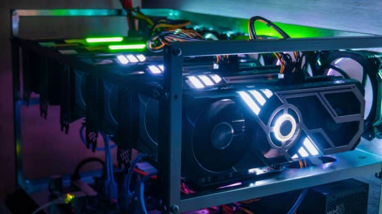 Rig de mineração de criptomoedas.