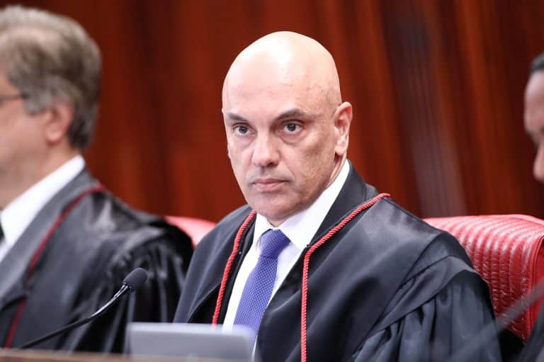Ministro presidente do TSE, Alexandre de Morais, em sessão plenária da corte