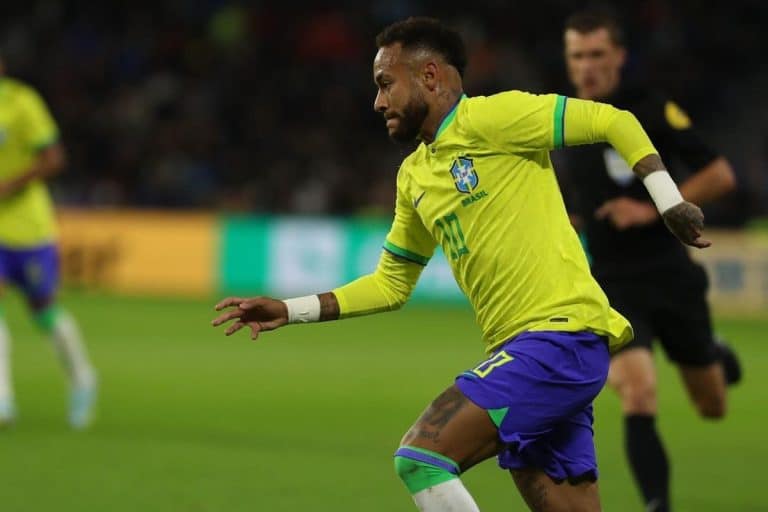Neymar Jr jogando pela seleção brasileira