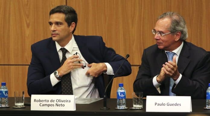 Presidente do Banco Central do Brasil, Roberto Campos Neto a esquerda e Ministro da Economia, Paulo Guedes a direita