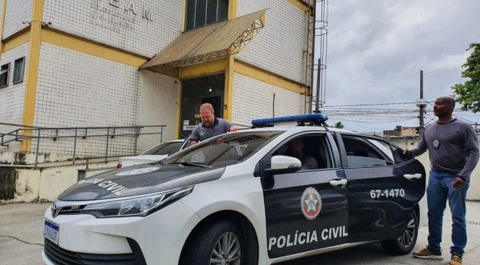 Viatura da Polícia Civil do Rio de Janeiro nas ruas em operação criptomoedas e bitcoin