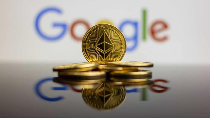 Logotipo do Google e moedas físicas de Ethereum.