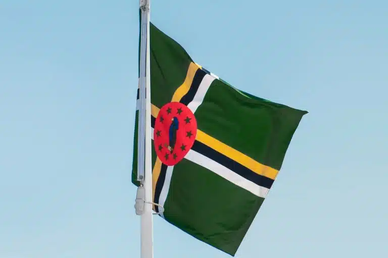 Bandeira de Dominica, pequeno país do Caribe