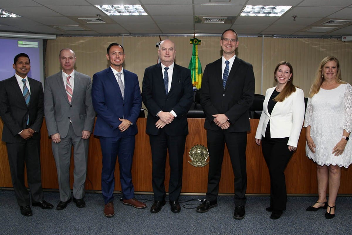 Treinamento de desembargadores do Brasil com agentes dos EUA sobre apreensão de criptomoedas