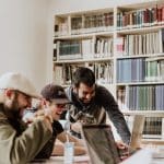 Estudantes se divertem durante atividades