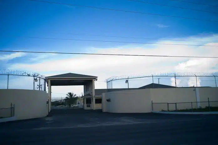Prisão de Fox Hill, nas Bahamas, onde criador da FTX, Sam Bankman-Fried segue preso
