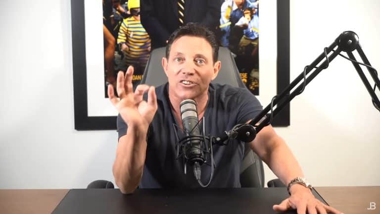 Jordan Belfort, o Lobo de Wall Street. Fonte: Youtube/Reprodução.