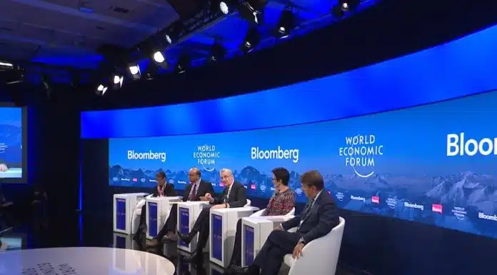 Painel em Fórum Econômico Mundial em Davos discute o papel das criptomoedas com reguladores