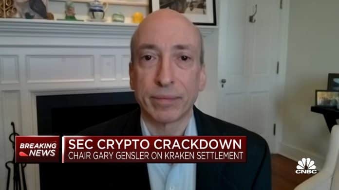 Gary Gensler, presidente da SEC, em conversa com a CNBC sobre criptomoedas.