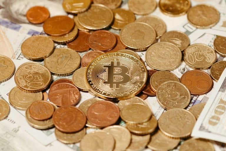 Bitcoin sobre moedas metálicas fiduciárias
