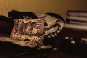 Moeda em espécie antiga da Nigéria, Naira